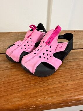Toddler Girls Nike Sunray Protect Water Shoes Size 7